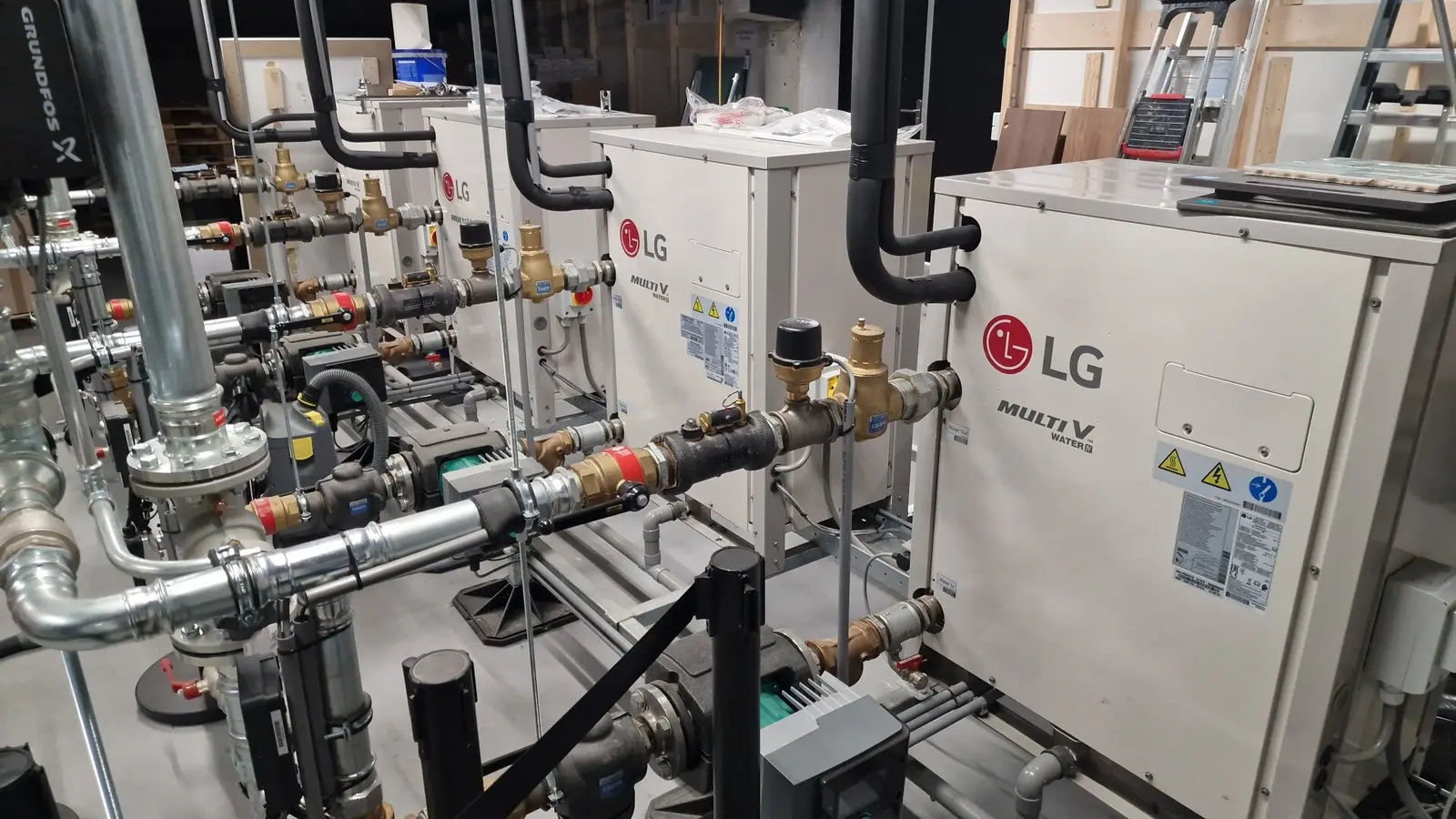 LG Multi V VRF-units met leidingwerk