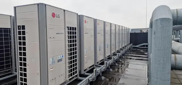LG VRF-buitenunits naast elkaar