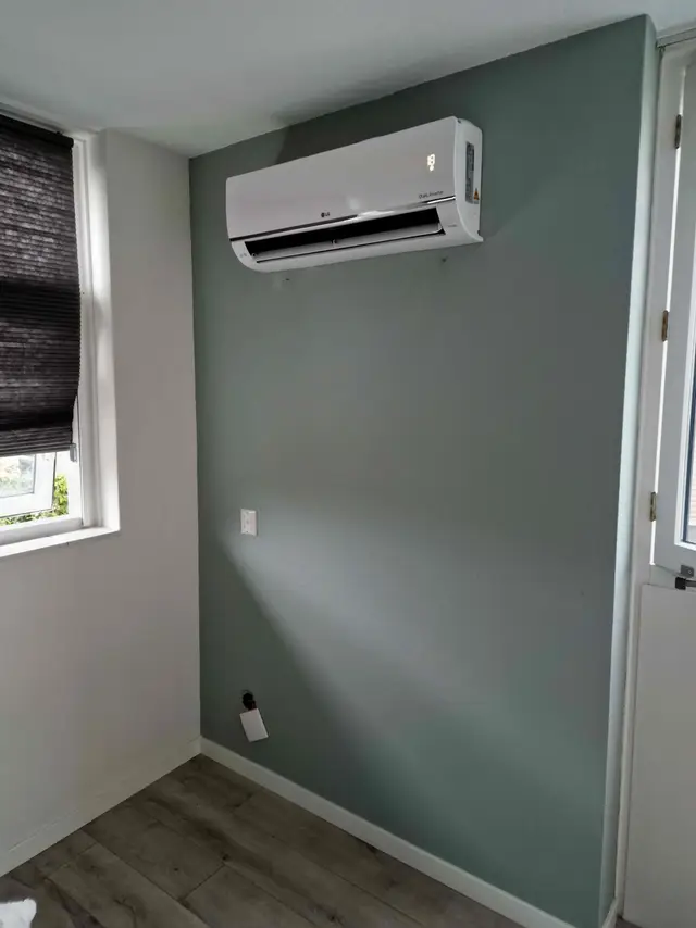 Wandunit in een slaapkamer